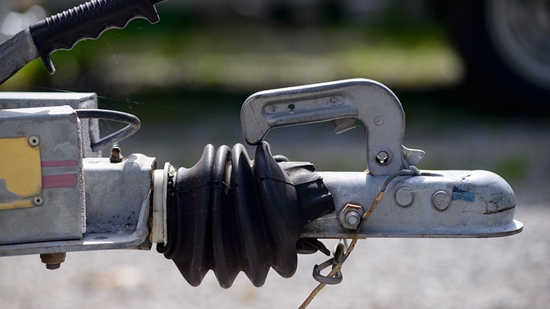 close-up trailer hook Towing risk management